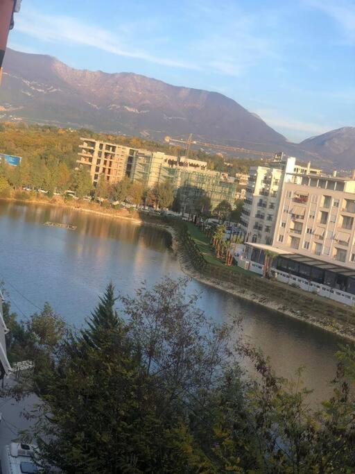 Lake View Apartment Tiranë Ngoại thất bức ảnh