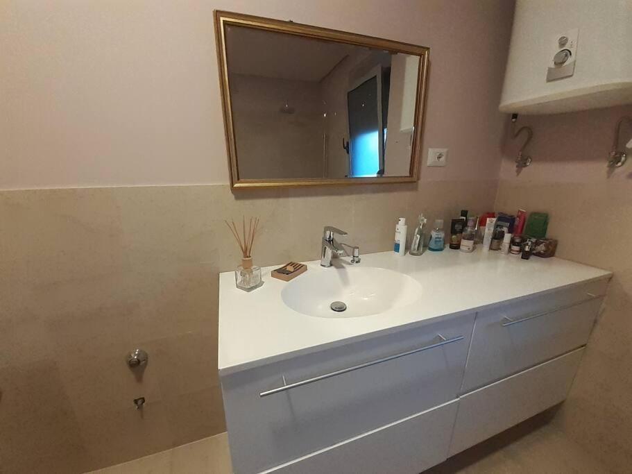 Lake View Apartment Tiranë Ngoại thất bức ảnh
