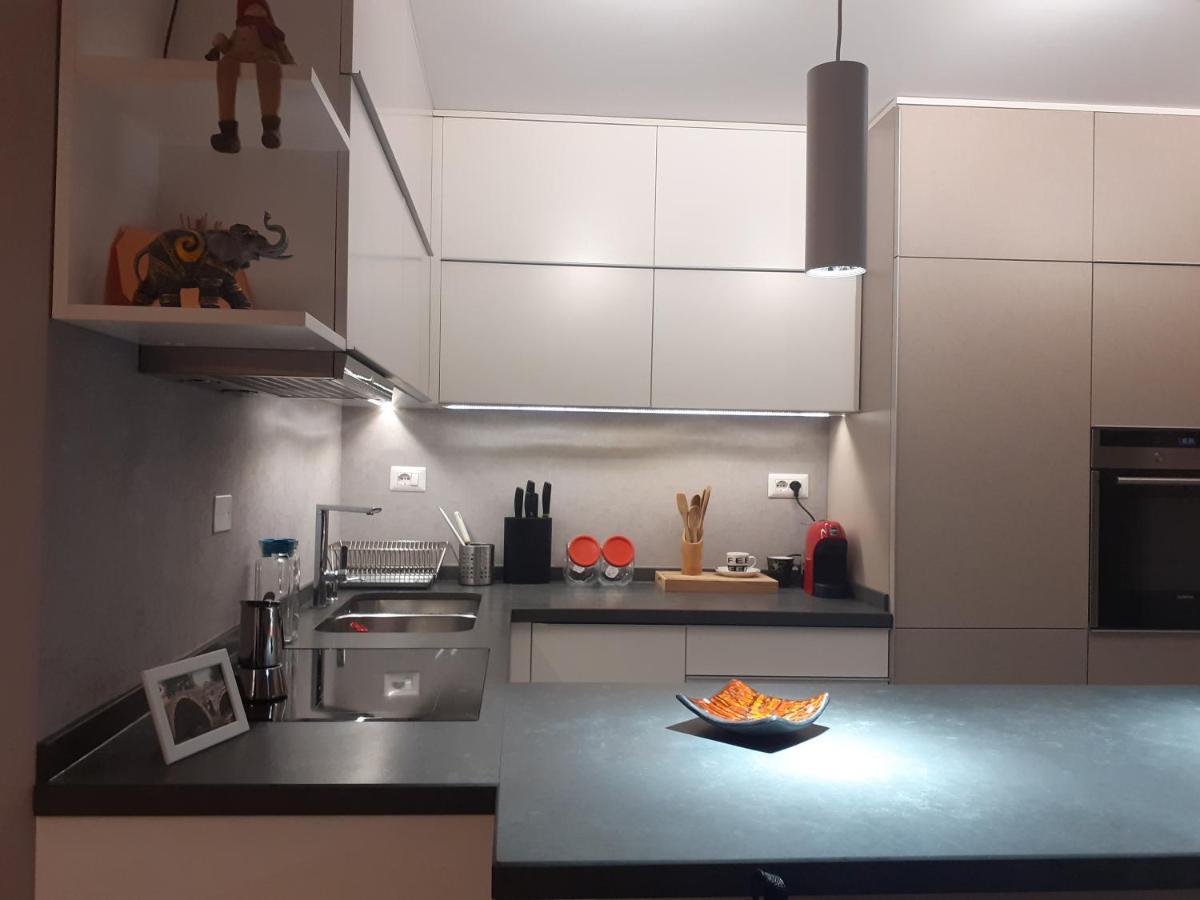 Lake View Apartment Tiranë Ngoại thất bức ảnh