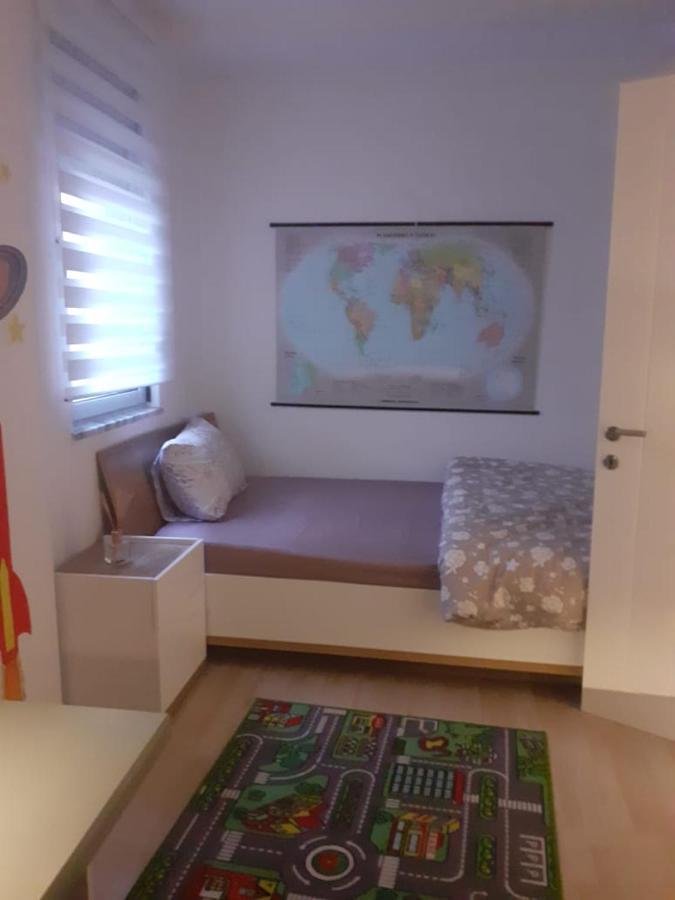 Lake View Apartment Tiranë Ngoại thất bức ảnh