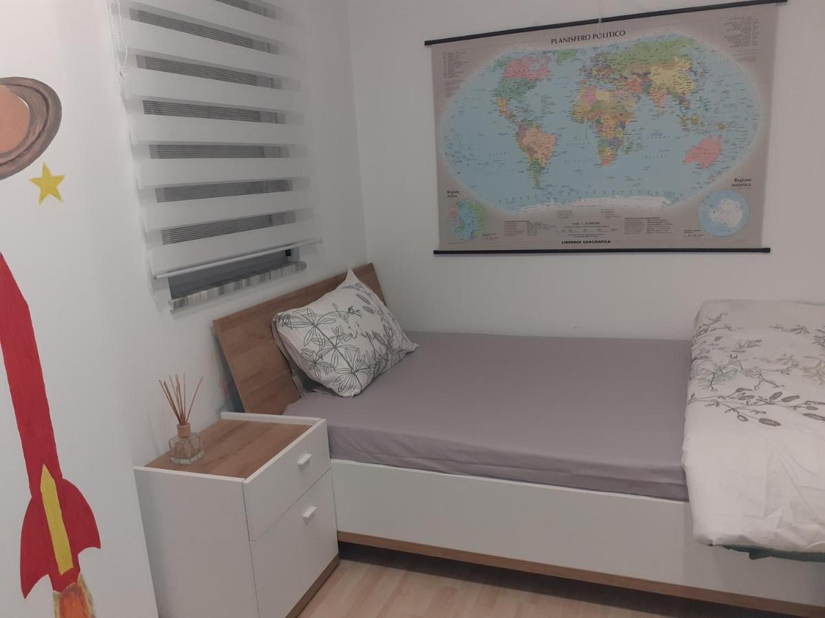 Lake View Apartment Tiranë Ngoại thất bức ảnh