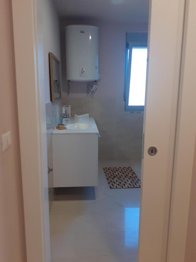 Lake View Apartment Tiranë Ngoại thất bức ảnh
