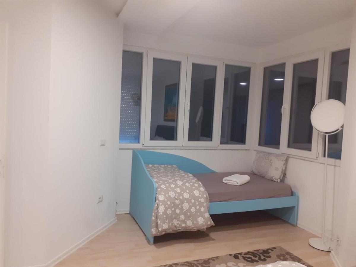 Lake View Apartment Tiranë Ngoại thất bức ảnh