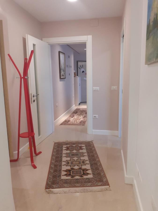 Lake View Apartment Tiranë Ngoại thất bức ảnh